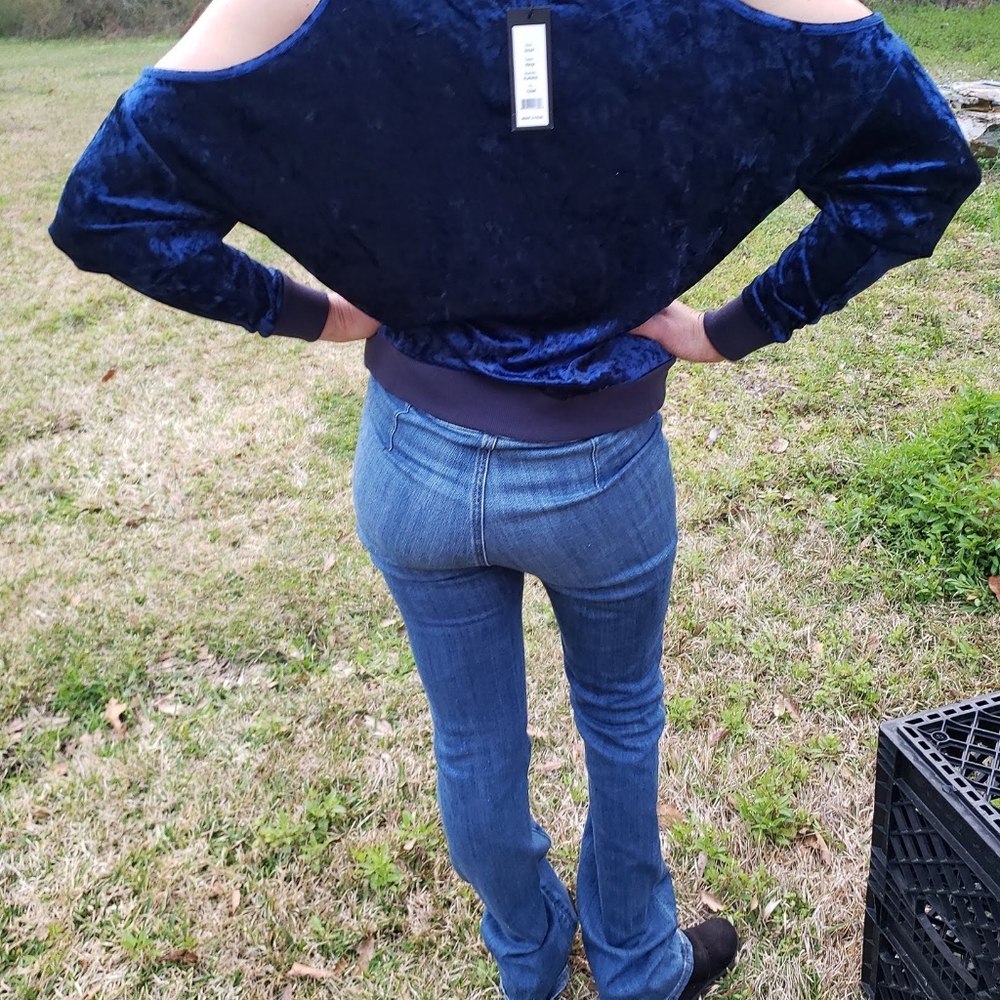 Blue woman's long sleeve top Rome an Juliet Couture